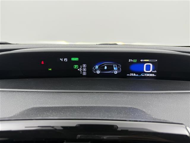 プリウス Ｓ　純正ナビ（ＮＳＺＴ－Ｗ６６Ｔ）　フルセグＴＶ　バックカメラ　トヨタセーフティセンス　レーンディパーチャーアラート　フォグライト　レーダークルーズコントロール　スマートキー　ビルトインＥＴＣ　前ドラレコ（4枚目）