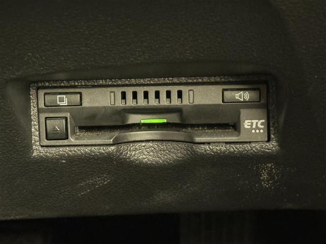 プリウス Ｓ　純正ナビ（ＮＳＺＴ－Ｗ６６Ｔ）　フルセグＴＶ　バックカメラ　トヨタセーフティセンス　レーンディパーチャーアラート　フォグライト　レーダークルーズコントロール　スマートキー　ビルトインＥＴＣ　前ドラレコ（11枚目）