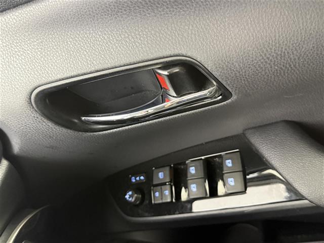 プリウス Ｓ　純正ナビ（ＮＳＺＴ－Ｗ６６Ｔ）　フルセグＴＶ　バックカメラ　トヨタセーフティセンス　レーンディパーチャーアラート　フォグライト　レーダークルーズコントロール　スマートキー　ビルトインＥＴＣ　前ドラレコ（12枚目）