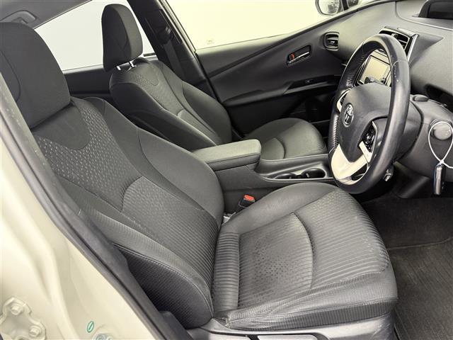 プリウス Ｓ　純正ナビ（ＮＳＺＴ－Ｗ６６Ｔ）　フルセグＴＶ　バックカメラ　トヨタセーフティセンス　レーンディパーチャーアラート　フォグライト　レーダークルーズコントロール　スマートキー　ビルトインＥＴＣ　前ドラレコ（21枚目）