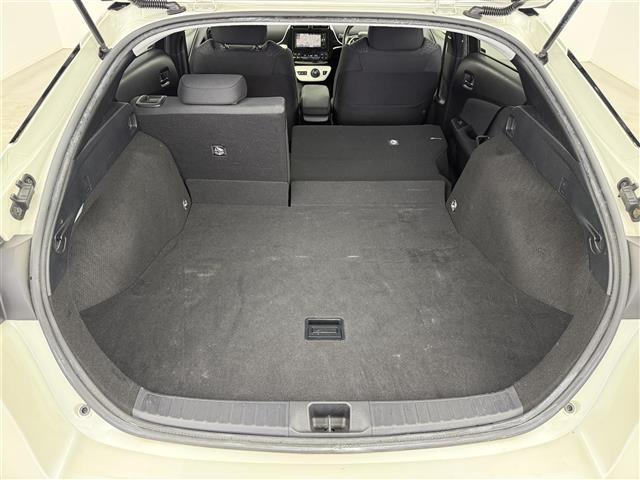 プリウス Ｓ　純正ナビ（ＮＳＺＴ－Ｗ６６Ｔ）　フルセグＴＶ　バックカメラ　トヨタセーフティセンス　レーンディパーチャーアラート　フォグライト　レーダークルーズコントロール　スマートキー　ビルトインＥＴＣ　前ドラレコ（26枚目）