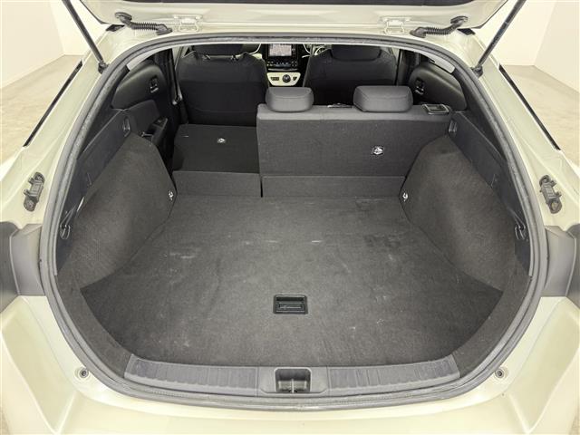 プリウス Ｓ　純正ナビ（ＮＳＺＴ－Ｗ６６Ｔ）　フルセグＴＶ　バックカメラ　トヨタセーフティセンス　レーンディパーチャーアラート　フォグライト　レーダークルーズコントロール　スマートキー　ビルトインＥＴＣ　前ドラレコ（27枚目）