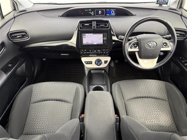 プリウス Ｓ　純正ナビ（ＮＳＺＴ－Ｗ６６Ｔ）　フルセグＴＶ　バックカメラ　トヨタセーフティセンス　レーンディパーチャーアラート　フォグライト　レーダークルーズコントロール　スマートキー　ビルトインＥＴＣ　前ドラレコ（42枚目）