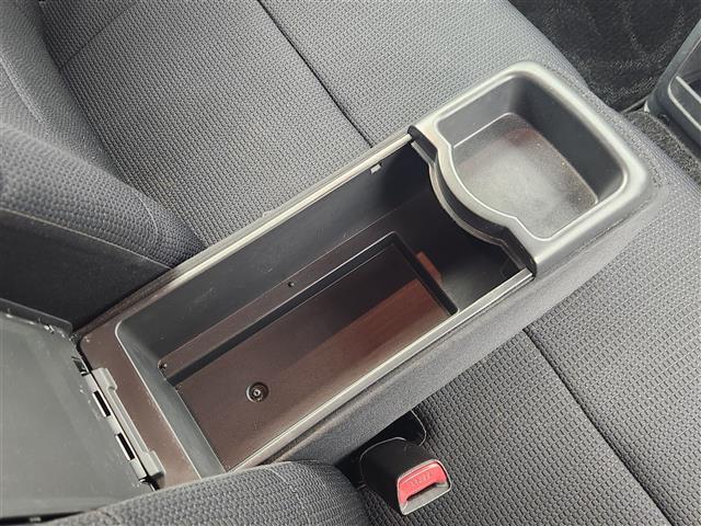 ｂＢ Ｓ　純正ＨＤＤナビ　ワンセグＴＶ／ＤＶＤ／ＣＤ／ＡＭ／ＦＭ／ＨＤＤ／Ｂｌｕｅｔｏｏｔｈ　ベンチシート　純正フロアマット　社外１４インチアルミホイール　ビルトインＥＴＣ　保証書　取扱説明書　リモコンキー（17枚目）