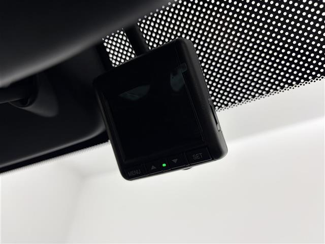 シビック ハッチバック ホンダセンシング 無限スポイラー 無限ドアミラー 純正SDナビ フルセグTV ホンダセンシング バックカメラ ハーフレザーシート シートヒーター ETC2.0 ドライブレコーダー ACC 純正18インチ(18枚目)