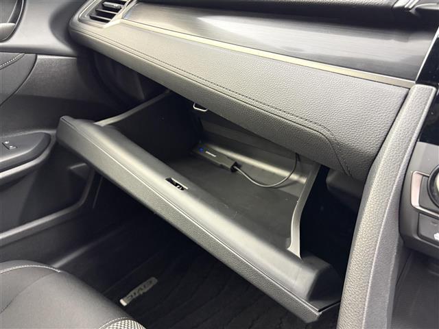 シビック ハッチバック ホンダセンシング 無限スポイラー 無限ドアミラー 純正SDナビ フルセグTV ホンダセンシング バックカメラ ハーフレザーシート シートヒーター ETC2.0 ドライブレコーダー ACC 純正18インチ(21枚目)