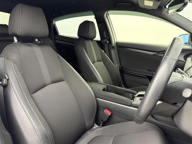 シビック ハッチバック ホンダセンシング 無限スポイラー 無限ドアミラー 純正SDナビ フルセグTV ホンダセンシング バックカメラ ハーフレザーシート シートヒーター ETC2.0 ドライブレコーダー ACC 純正18インチ(22枚目)