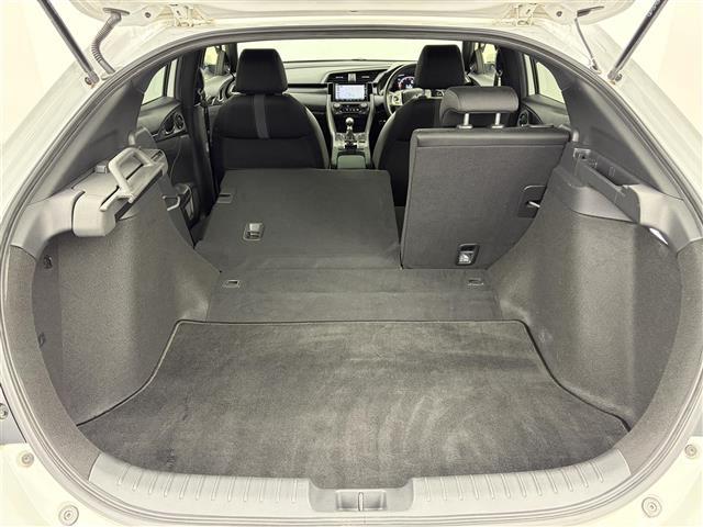 シビック ハッチバック ホンダセンシング 無限スポイラー 無限ドアミラー 純正SDナビ フルセグTV ホンダセンシング バックカメラ ハーフレザーシート シートヒーター ETC2.0 ドライブレコーダー ACC 純正18インチ(28枚目)