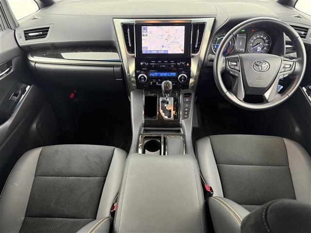 アルファードハイブリッド S タイプゴールドII ワンオナ 4WD 追従クルコン レーンアシスト BSM オートマチックハイビーム デジタルミラー 三眼LED LEDフォグ 両側パワスラ Pバックドア スマートキー 純正フロアマット(2枚目)