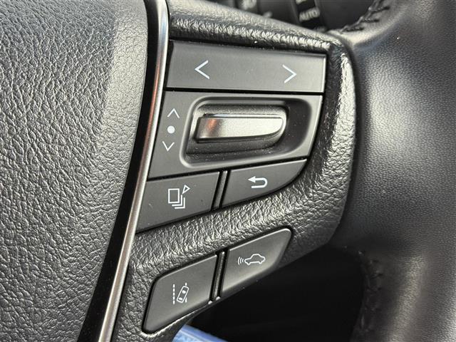 アルファードハイブリッド S タイプゴールドII ワンオナ 4WD 追従クルコン レーンアシスト BSM オートマチックハイビーム デジタルミラー 三眼LED LEDフォグ 両側パワスラ Pバックドア スマートキー 純正フロアマット(5枚目)