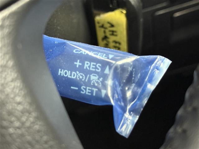 アルファードハイブリッド S タイプゴールドII ワンオナ 4WD 追従クルコン レーンアシスト BSM オートマチックハイビーム デジタルミラー 三眼LED LEDフォグ 両側パワスラ Pバックドア スマートキー 純正フロアマット(8枚目)