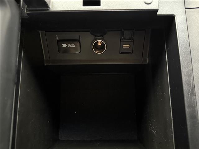 アルファードハイブリッド S タイプゴールドII ワンオナ 4WD 追従クルコン レーンアシスト BSM オートマチックハイビーム デジタルミラー 三眼LED LEDフォグ 両側パワスラ Pバックドア スマートキー 純正フロアマット(14枚目)