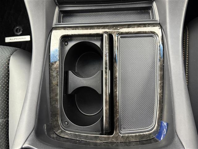 アルファードハイブリッド S タイプゴールドII ワンオナ 4WD 追従クルコン レーンアシスト BSM オートマチックハイビーム デジタルミラー 三眼LED LEDフォグ 両側パワスラ Pバックドア スマートキー 純正フロアマット(15枚目)