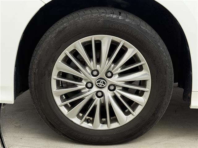 アルファードハイブリッド S タイプゴールドII ワンオナ 4WD 追従クルコン レーンアシスト BSM オートマチックハイビーム デジタルミラー 三眼LED LEDフォグ 両側パワスラ Pバックドア スマートキー 純正フロアマット(41枚目)