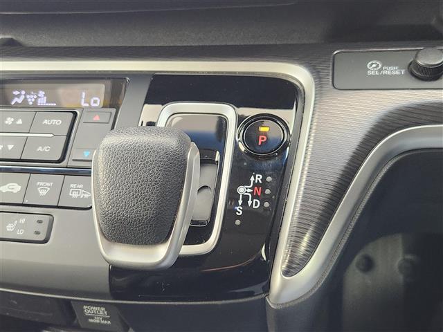 ステップワゴンスパーダ e:HEVスパーダ G・EX ホンダセンシング 衝突軽減ブレーキ 誤発進抑制装置 フルセグTV Bluetooth ドライブレコーダー 両側パワースライドドア 電子パーキングブレーキ ホンダセンシング 純正9型ナビ シートヒーター ETC2.0(15枚目)