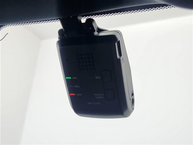 シビック e:HEV ホンダセンシング 9型グーグル搭載ホンダコネクトディスプレイ(AppleCarPlay/AndroidAuto) ETC2.0 前後純正ドラレコ バックカメラ 前席シートヒーター 純正18インチAW(20枚目)