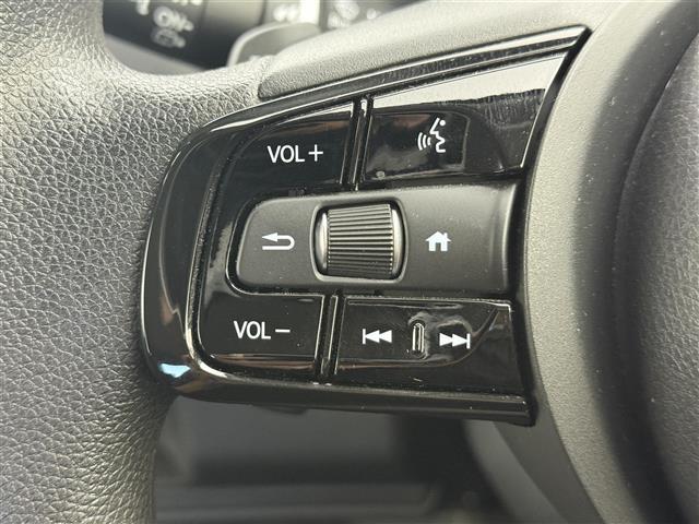 ヴェゼル ｅ：ＨＥＶ　Ｘ　純正ディスプレイナビ　フルセグＴＶ　バックカメラ　ホンダセンシング　Ｑｉ充電　アダプティブクルーズコントロール　モデューロフルエアロ　ＥＴＣ２．０　全方位ドライブレコーダー　パドルシフト　オートライト（5枚目）