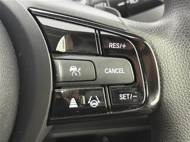 ヴェゼル ｅ：ＨＥＶ　Ｘ　純正ディスプレイナビ　フルセグＴＶ　バックカメラ　ホンダセンシング　Ｑｉ充電　アダプティブクルーズコントロール　モデューロフルエアロ　ＥＴＣ２．０　全方位ドライブレコーダー　パドルシフト　オートライト（6枚目）