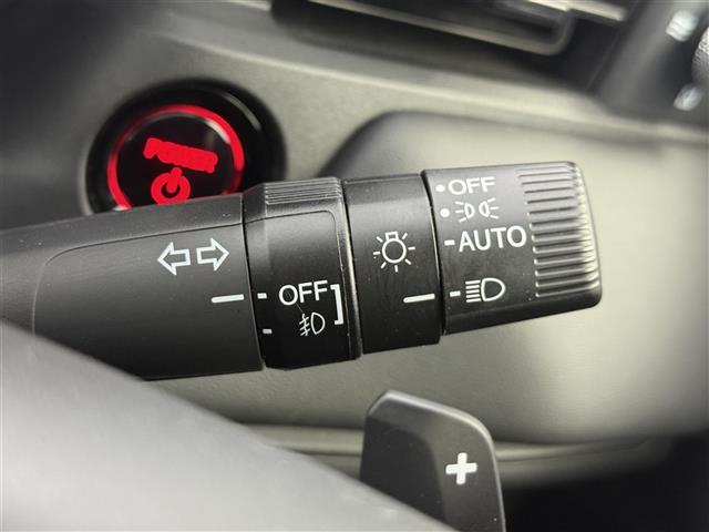 ヴェゼル ｅ：ＨＥＶ　Ｘ　純正ディスプレイナビ　フルセグＴＶ　バックカメラ　ホンダセンシング　Ｑｉ充電　アダプティブクルーズコントロール　モデューロフルエアロ　ＥＴＣ２．０　全方位ドライブレコーダー　パドルシフト　オートライト（8枚目）