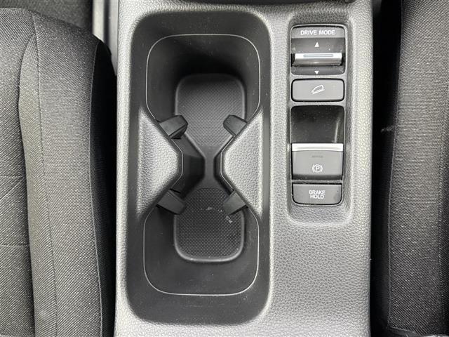 ヴェゼル ｅ：ＨＥＶ　Ｘ　純正ディスプレイナビ　フルセグＴＶ　バックカメラ　ホンダセンシング　Ｑｉ充電　アダプティブクルーズコントロール　モデューロフルエアロ　ＥＴＣ２．０　全方位ドライブレコーダー　パドルシフト　オートライト（16枚目）