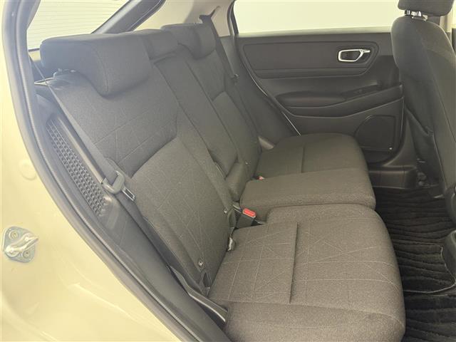 ヴェゼル ｅ：ＨＥＶ　Ｘ　純正ディスプレイナビ　フルセグＴＶ　バックカメラ　ホンダセンシング　Ｑｉ充電　アダプティブクルーズコントロール　モデューロフルエアロ　ＥＴＣ２．０　全方位ドライブレコーダー　パドルシフト　オートライト（24枚目）