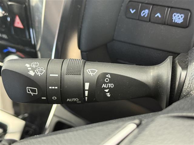 アルファード 2.5S Cパッケージ ワンオーナー パノラマルーフ 純正ナビ フリップダウンモニター バックカメラ Bluetooth フルセグTV トヨタセーフティセンス 衝突被害軽減システム クルーズコントロール(7枚目)