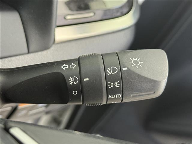 アルファード 2.5S Cパッケージ ワンオーナー パノラマルーフ 純正ナビ フリップダウンモニター バックカメラ Bluetooth フルセグTV トヨタセーフティセンス 衝突被害軽減システム クルーズコントロール(8枚目)