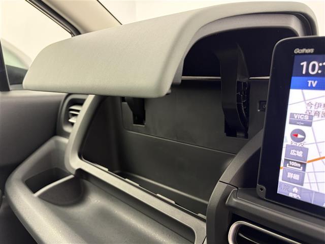 フリード ｅ：ＨＥＶクロスター　登録済未使用車　純正９インチナビ　フルセグＴＶ／Ｂｌｕｅｔｏｏｔｈ　ホンダセンシング　両側パワースライドドア　バックカメラ　ハーフレザーシート　前席シートヒーター　純正１５インチアルミホイール（16枚目）