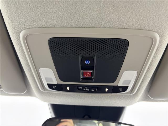 フリード ｅ：ＨＥＶクロスター　登録済未使用車　純正９インチナビ　フルセグＴＶ／Ｂｌｕｅｔｏｏｔｈ　ホンダセンシング　両側パワースライドドア　バックカメラ　ハーフレザーシート　前席シートヒーター　純正１５インチアルミホイール（19枚目）