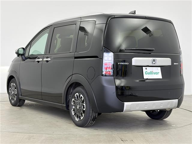 フリード ｅ：ＨＥＶクロスター　登録済未使用車　純正９インチナビ　フルセグＴＶ／Ｂｌｕｅｔｏｏｔｈ　ホンダセンシング　両側パワースライドドア　バックカメラ　ハーフレザーシート　前席シートヒーター　純正１５インチアルミホイール（43枚目）