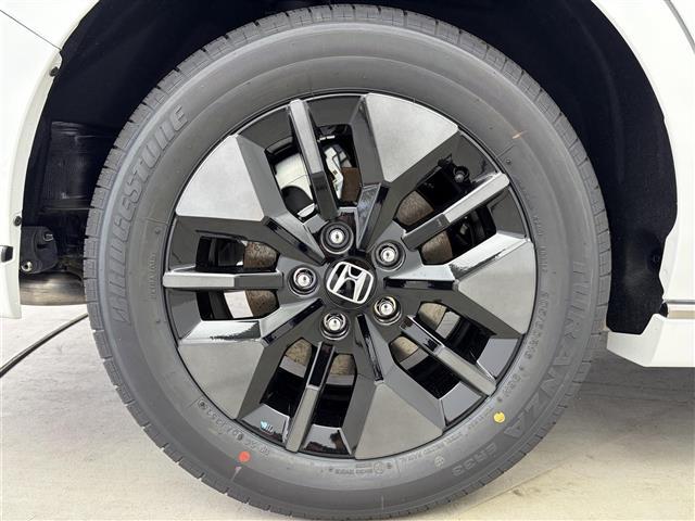 ステップワゴン e:HEVスパーダ 登録済未使用車 純正11.4インチナビ 電動リアゲート 両側パワースライドドア シートヒーター オットマン 純正16インチAW ハーフレザー 衝突軽減ブレーキ AppleCarPlay フルセグTV(39枚目)