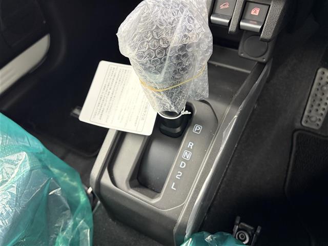 ジムニーノマド ＦＣ　登録済未使用車　登録時走行距離６７ｋｍ　衝突軽減　デュアルカメラブレーキサポート　革巻きステアリング　ステアリングリモコン　アダプティブクルーズコントロール　前席シートヒーター　ミラーヒーター（11枚目）
