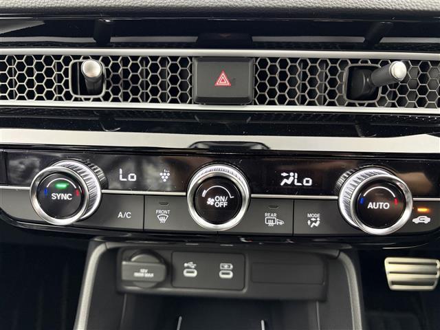 シビック e:HEV EX 登録済未使用車 9インチディスプレイナビ フルセグTV バックカメラ ホンダセンシング パノラマサンルーフ BOSE ワイヤレス充電 ETC2.0 前後ドラレコ パワーシート 衝突軽減 ドラレコ(12枚目)