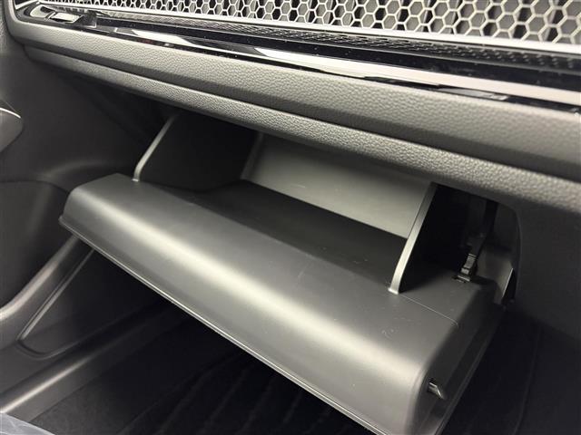 シビック e:HEV EX 登録済未使用車 9インチディスプレイナビ フルセグTV バックカメラ ホンダセンシング パノラマサンルーフ BOSE ワイヤレス充電 ETC2.0 前後ドラレコ パワーシート 衝突軽減 ドラレコ(17枚目)