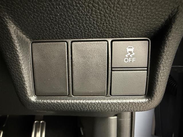 シビック e:HEV EX 登録済未使用車 9インチディスプレイナビ フルセグTV バックカメラ ホンダセンシング パノラマサンルーフ BOSE ワイヤレス充電 ETC2.0 前後ドラレコ パワーシート 衝突軽減 ドラレコ(19枚目)