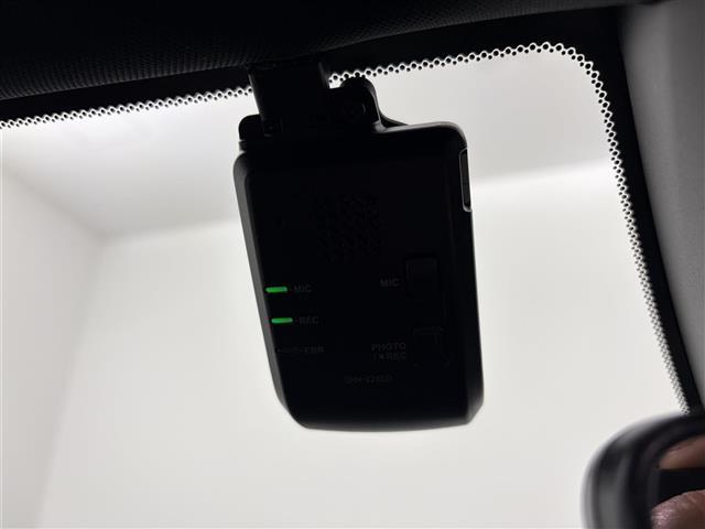 シビック e:HEV EX 登録済未使用車 9インチディスプレイナビ フルセグTV バックカメラ ホンダセンシング パノラマサンルーフ BOSE ワイヤレス充電 ETC2.0 前後ドラレコ パワーシート 衝突軽減 ドラレコ(20枚目)