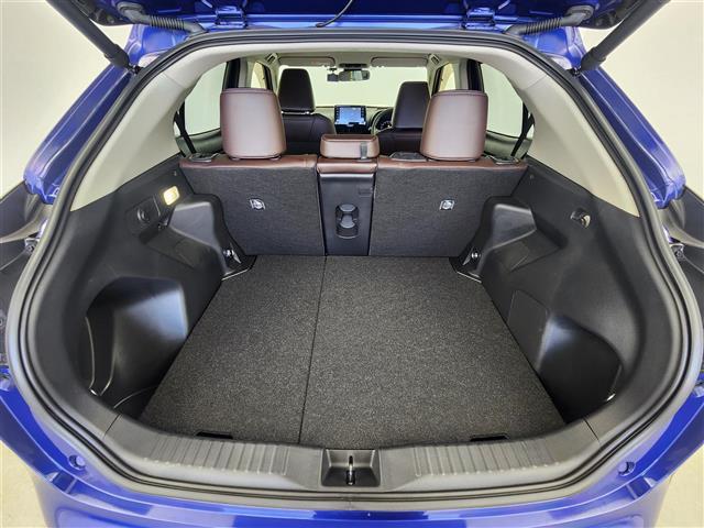 ヤリスクロス ハイブリッドＺ　衝突軽減　シートヒーター　ＥＴＣ２．０　Ｂｌｕｅｔｏｏｔｈ　レーダークルーズコントロール　パワーバックドア　ステアリングヒーター　ＬＥＤライト　フォグランプ　ドライブレコーダー　エンジンスターター（25枚目）