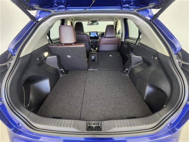 ヤリスクロス ハイブリッドＺ　衝突軽減　シートヒーター　ＥＴＣ２．０　Ｂｌｕｅｔｏｏｔｈ　レーダークルーズコントロール　パワーバックドア　ステアリングヒーター　ＬＥＤライト　フォグランプ　ドライブレコーダー　エンジンスターター（28枚目）