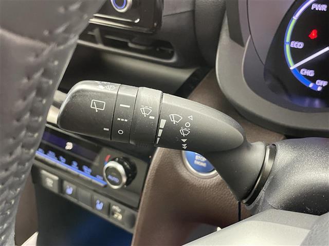 ヤリスクロス ハイブリッドZ ディスプレイオーディオ アラウンドビューモニター 追従クルコン ビルトETC シートヒーター ハーフレザー パワーシート ステアリングヒーター オートハイビーム スマートキー 保証書 記録簿(6枚目)