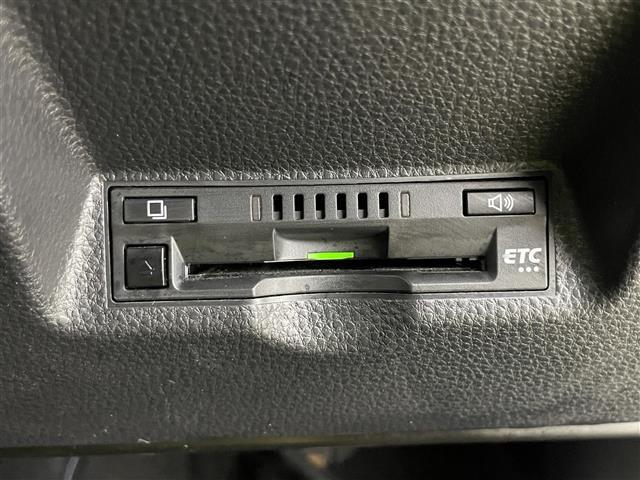 ヤリスクロス ハイブリッドZ ディスプレイオーディオ アラウンドビューモニター 追従クルコン ビルトETC シートヒーター ハーフレザー パワーシート ステアリングヒーター オートハイビーム スマートキー 保証書 記録簿(16枚目)