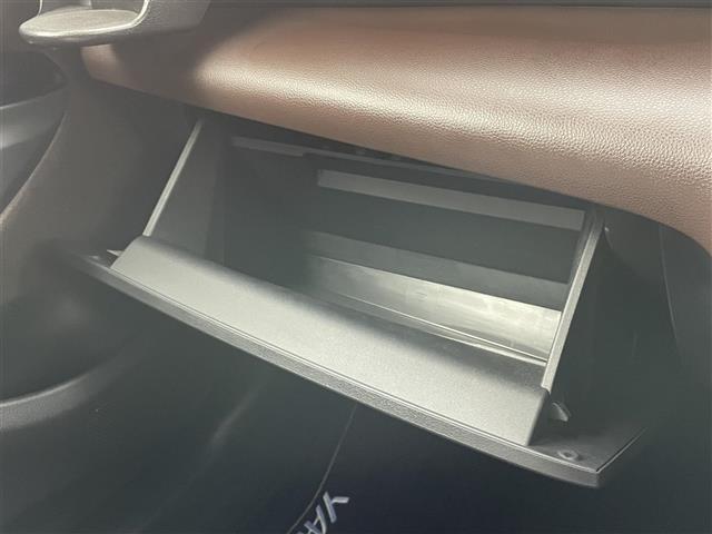 ヤリスクロス ハイブリッドZ ディスプレイオーディオ アラウンドビューモニター 追従クルコン ビルトETC シートヒーター ハーフレザー パワーシート ステアリングヒーター オートハイビーム スマートキー 保証書 記録簿(19枚目)