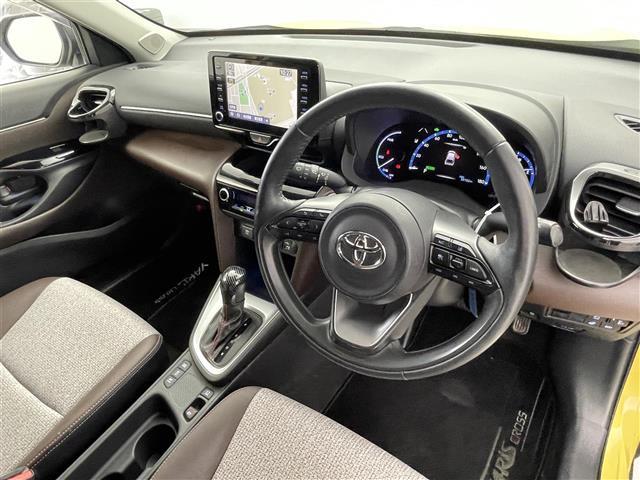 ヤリスクロス ハイブリッドZ ディスプレイオーディオ アラウンドビューモニター 追従クルコン ビルトETC シートヒーター ハーフレザー パワーシート ステアリングヒーター オートハイビーム スマートキー 保証書 記録簿(22枚目)