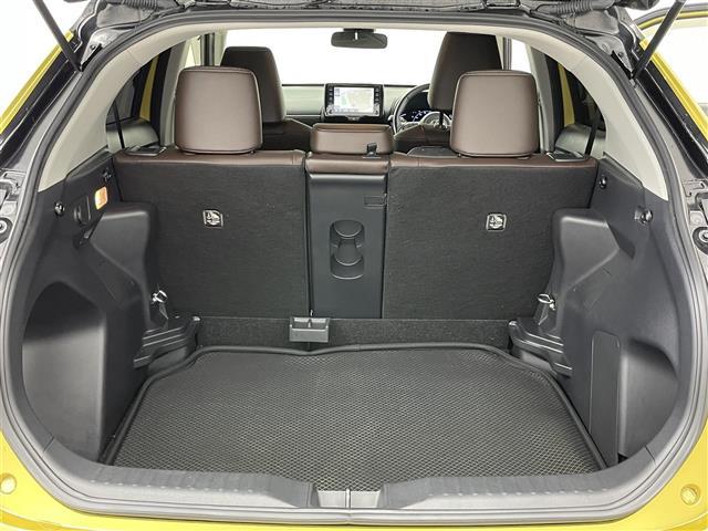 ヤリスクロス ハイブリッドZ ディスプレイオーディオ アラウンドビューモニター 追従クルコン ビルトETC シートヒーター ハーフレザー パワーシート ステアリングヒーター オートハイビーム スマートキー 保証書 記録簿(23枚目)