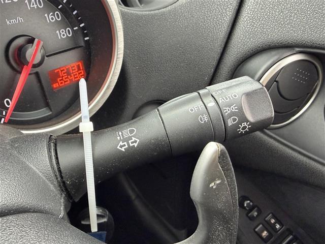 フェアレディZ ロードスターバージョンT BOSEサウンド 純正ナビ パワーシート シートクーラー シートヒーター ETC パドルシフト 純正フロアマット 純正18インチAW 純正LEDライト Pスタート スマートキー Bluetooth(9枚目)