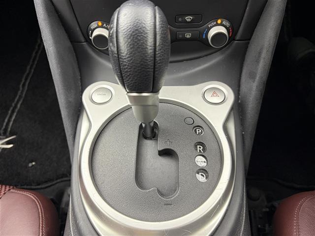 フェアレディZ ロードスターバージョンT BOSEサウンド 純正ナビ パワーシート シートクーラー シートヒーター ETC パドルシフト 純正フロアマット 純正18インチAW 純正LEDライト Pスタート スマートキー Bluetooth(11枚目)