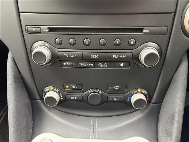 フェアレディZ ロードスターバージョンT BOSEサウンド 純正ナビ パワーシート シートクーラー シートヒーター ETC パドルシフト 純正フロアマット 純正18インチAW 純正LEDライト Pスタート スマートキー Bluetooth(12枚目)