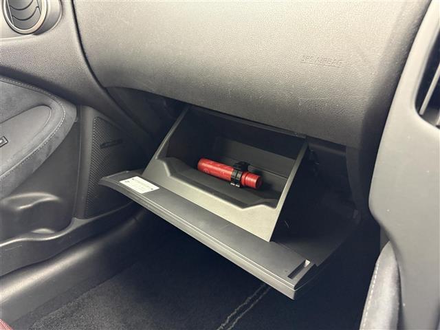 フェアレディZ ロードスターバージョンT BOSEサウンド 純正ナビ パワーシート シートクーラー シートヒーター ETC パドルシフト 純正フロアマット 純正18インチAW 純正LEDライト Pスタート スマートキー Bluetooth(14枚目)