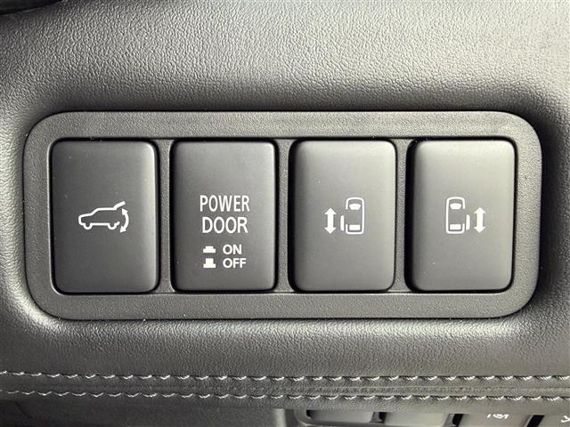 デリカD:5 ブラックエディション 登録済未使用車 11型ナビ Bluetooth対応 フルセグTV 全方位カメラ パドルシフト ステアリングヒーター 本革シート パワーシート シートヒーター 後席フリップダウンモニター 電動ステップ(16枚目)