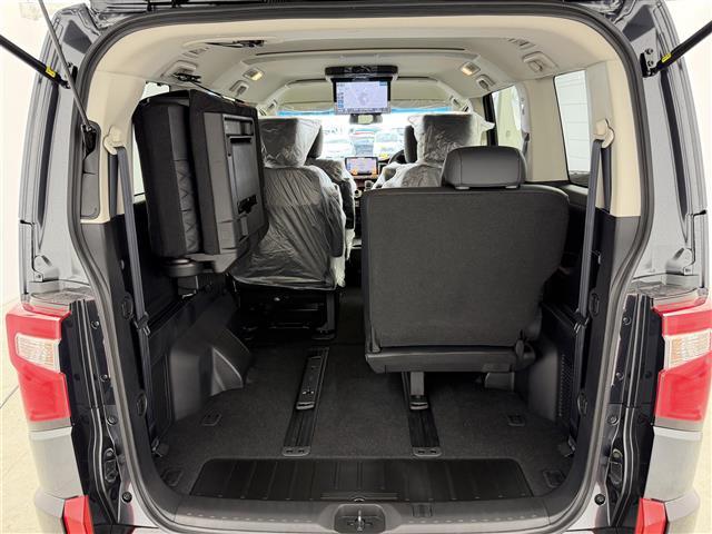 デリカD:5 ブラックエディション 登録済未使用車 11型ナビ Bluetooth対応 フルセグTV 全方位カメラ パドルシフト ステアリングヒーター 本革シート パワーシート シートヒーター 後席フリップダウンモニター 電動ステップ(24枚目)