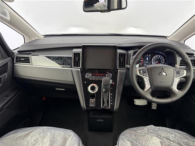 デリカD:5 シャモニー 登録済未使用車 全方位カメラ パドルシフト ステアリングヒーター ハーフレザーシート パワーシート シートヒーター キャプテンシート 両側パワースライドドア パワーバックドア 純正18インチAW(2枚目)